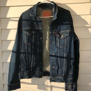 Levi’s Women’s Medium Wash Trucker Jacket